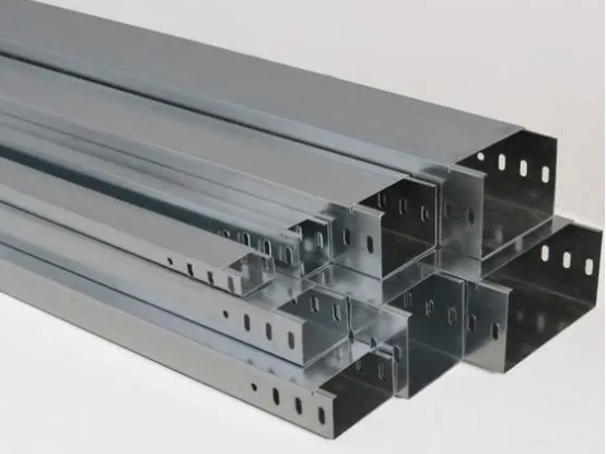 梯式和槽式的主要區別有哪些，例如承受負載和散熱